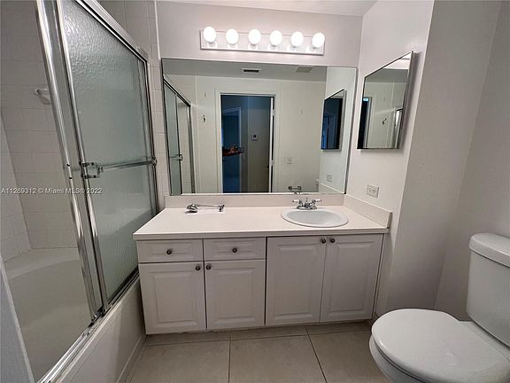 3rd image of 2107 SE 10th Ave APT 821