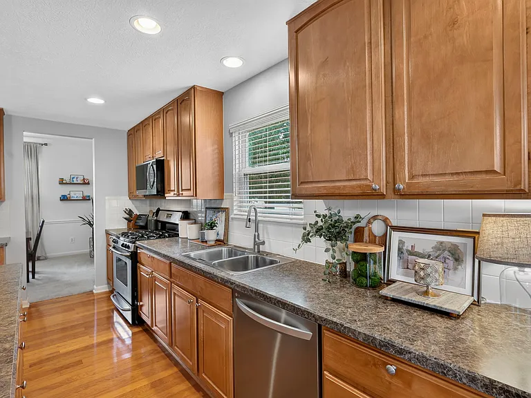3811 Pine Bank Dr — Photo 20