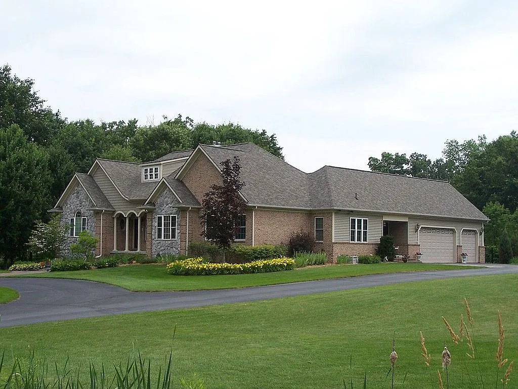275 Lancelot Ln photo 1