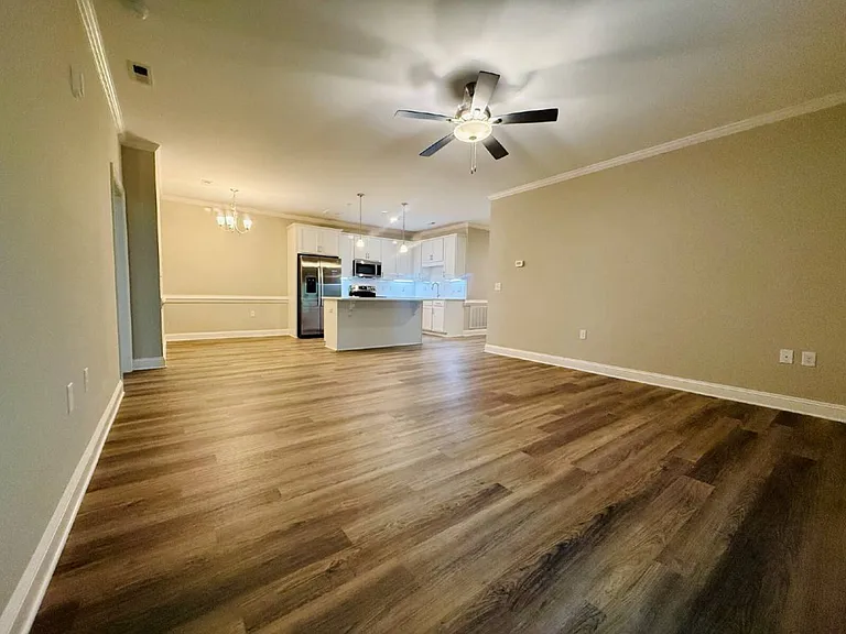 188 Gallery Dr — Photo 5