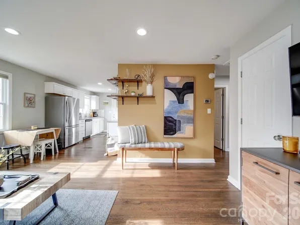 1512 Newcastle St, Charlotte, NC 28216