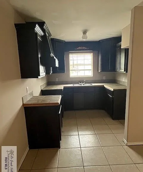 1134 Kelsey Dr #F — Photo 2
