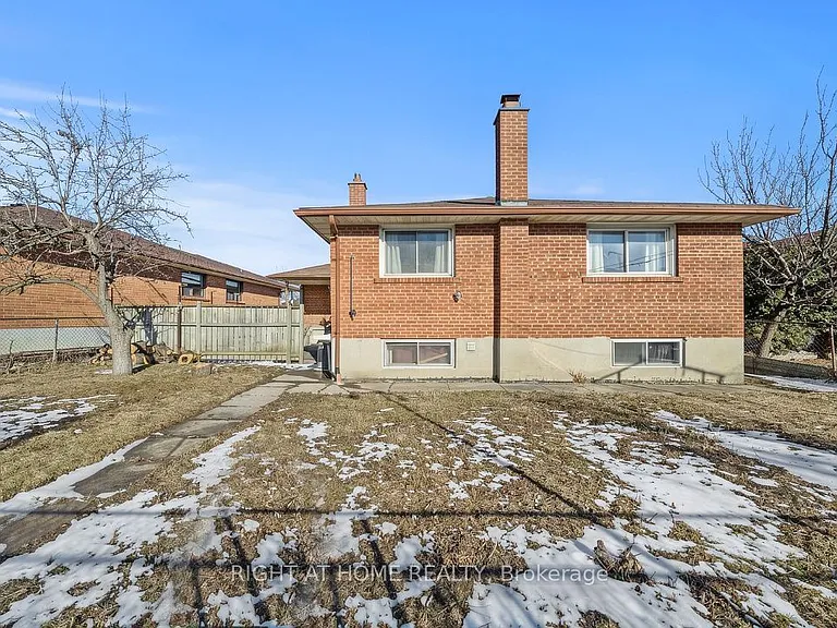 47 Wheelwright Cres — Photo 12