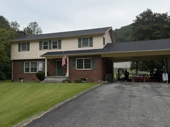 2511 S Lake Dr, Prestonsburg, KY 41653