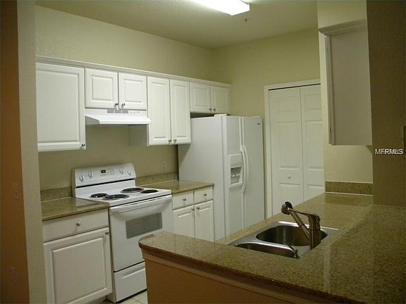 3rd image of 1300 Eastern Pecan Pl Unit 206