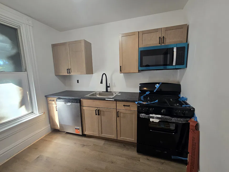437 Broadway St #1