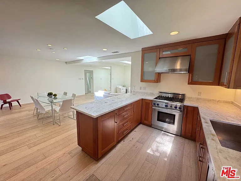 7586 Woodrow Wilson Dr — Photo 11