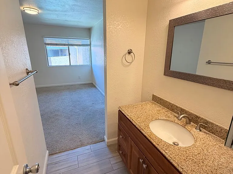 1101 W Macarthur Blvd #298 — Photo 26