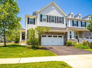 2 Jasmine Dr, Monroe Township, NJ 08831