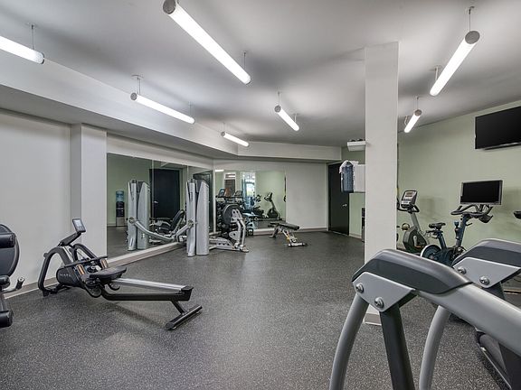 5th image of 1399 Walton Way #313