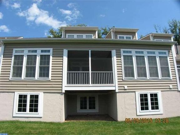 5th image of 1105 Balfour Cir