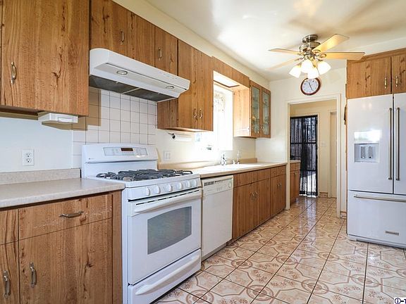 5th image of 3048 Glenhurst Ave