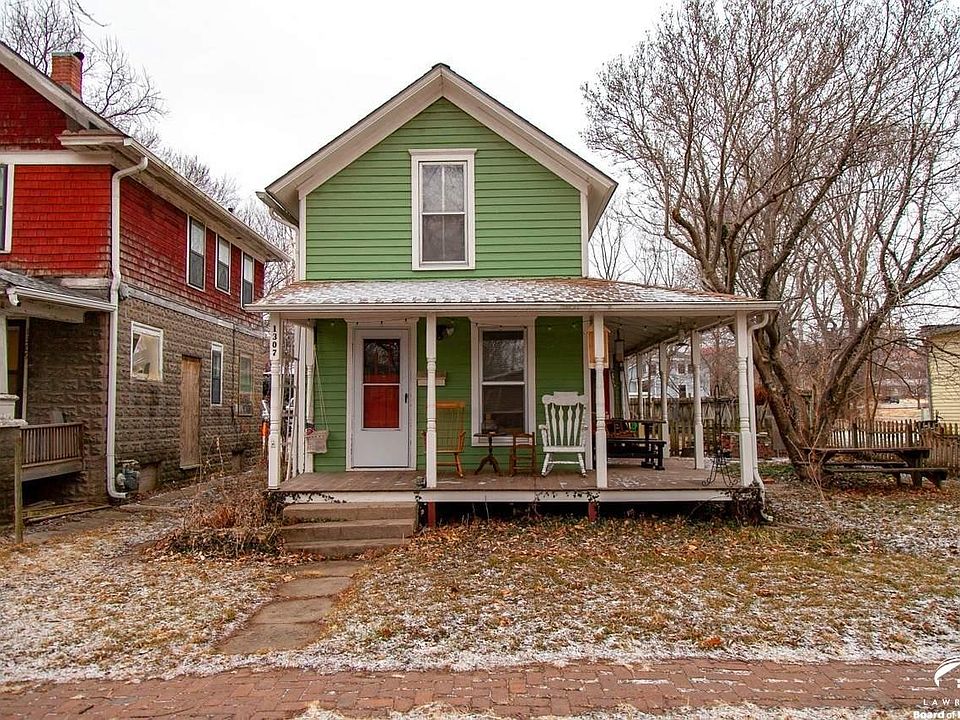 1307  Connecticut Lawrence, KS listing photo #1
