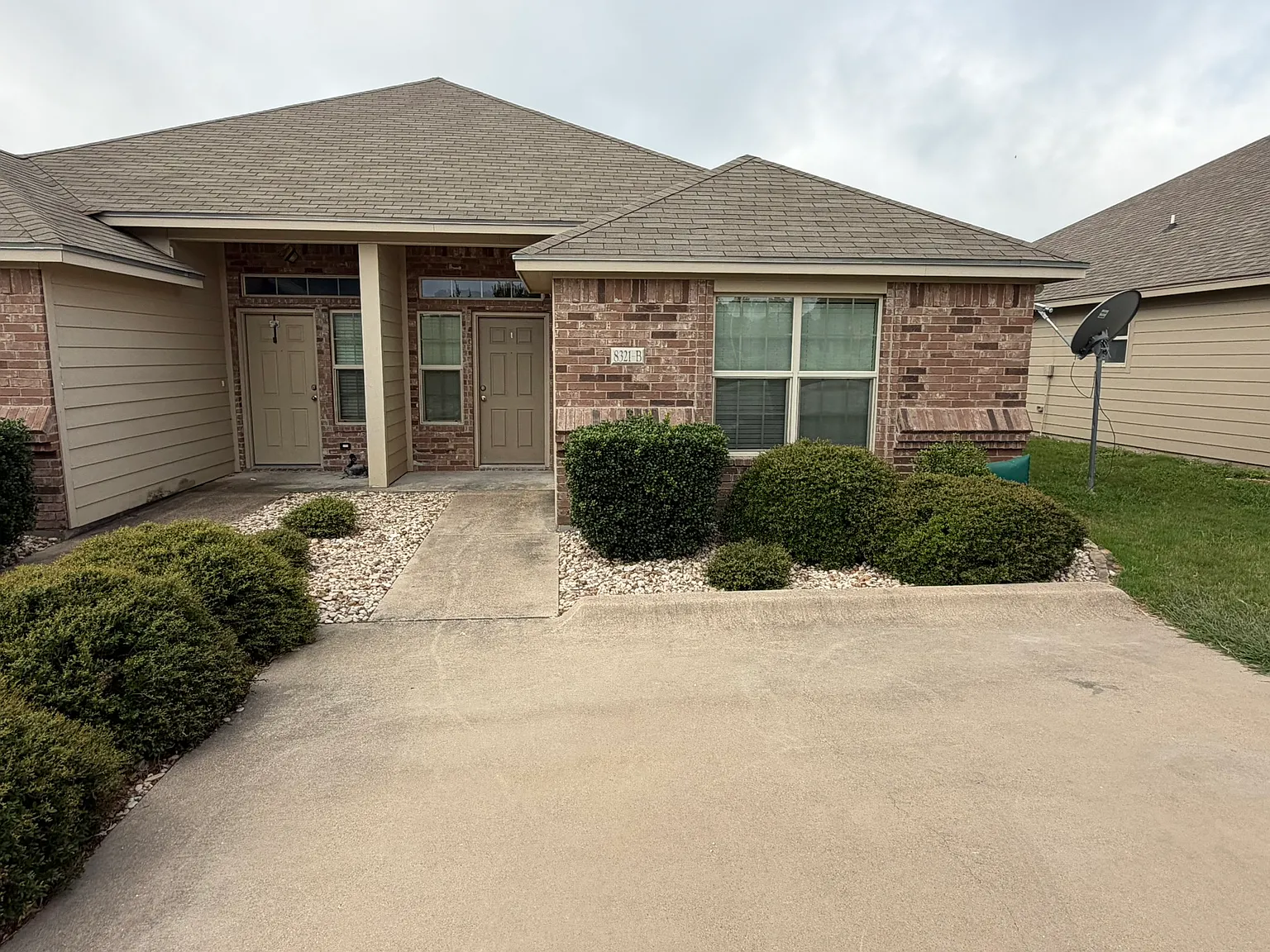 3 bed, 1200 sqft, $1,150 — Photo 2