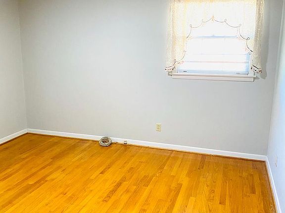 5th image of 932 Green Forest Dr