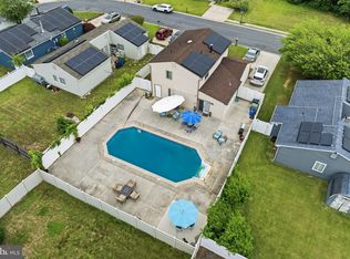 234 E Hedgerow Dr, Logan Township, NJ 08085