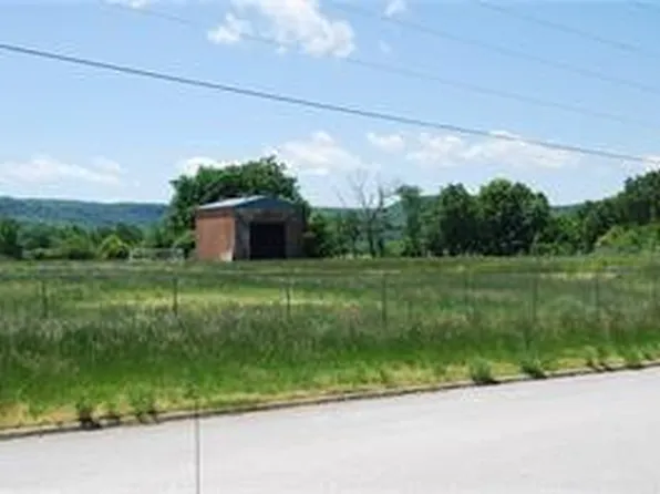 906 Enterprise Ave, Green Forest, AR 72638