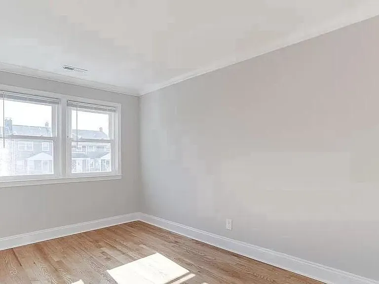 1046 Elm Rd — Photo 15
