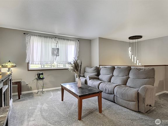 4th image of 432 Washington Boulevard #B-4