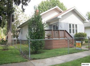 910 4th St, Lincoln, IL 62656