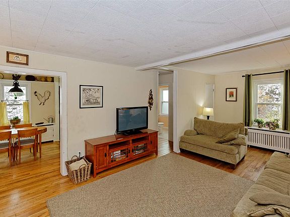 4th image of 50 Glenwood St