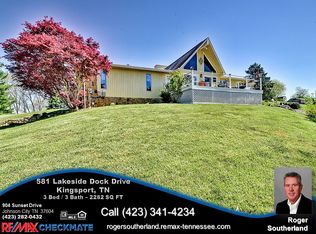 581 Lakeside Dock Dr, Kingsport, TN 37663
