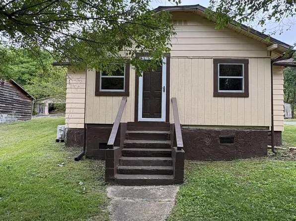1117 Bledsoe Dr, Etowah, TN 37331