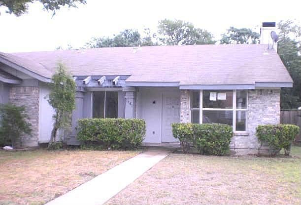 1st image of 3943 Queens Ct