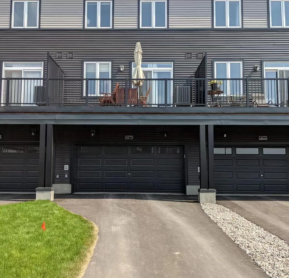 3 bed, $3,000 — Photo 2