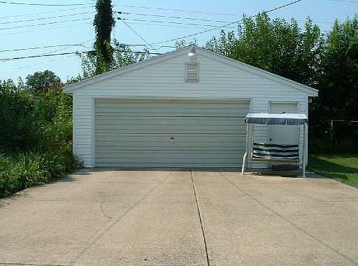 2nd image of 161 Walton Ave