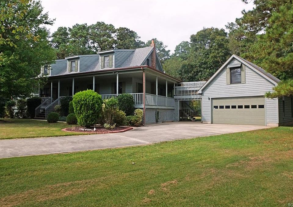 1st image of 1 Gainsborough Ct