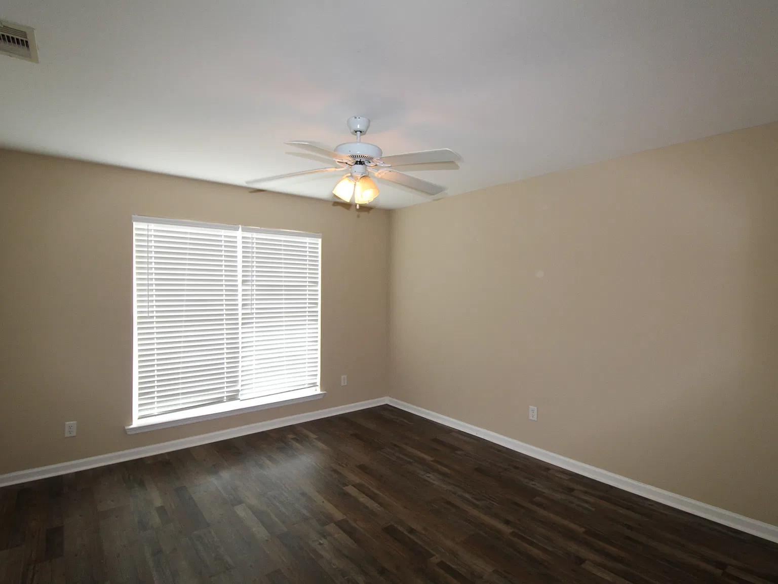 174 Herschel Drive - 1 — Photo 4