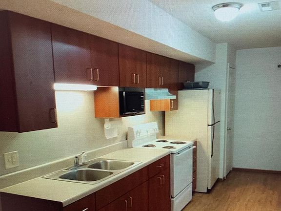 2nd image of 173 Montmullin St