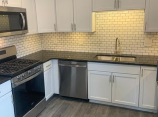 8050 Gold St, Omaha, NE 68124