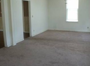 22 Hamilton St, Woonsocket, RI 02895