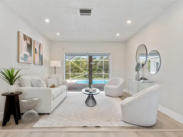 7451 NW 10th Ct, Plantation, FL 33313