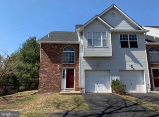 811 Lilly Ln, Ewing, NJ 08638
