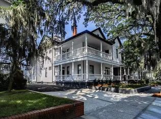 305 W 36th St #A, Savannah, GA 31401