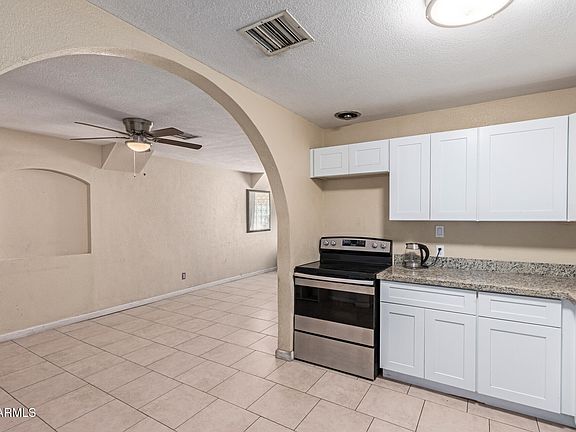 3rd image of 2817 W HEATHERBRAE Drive