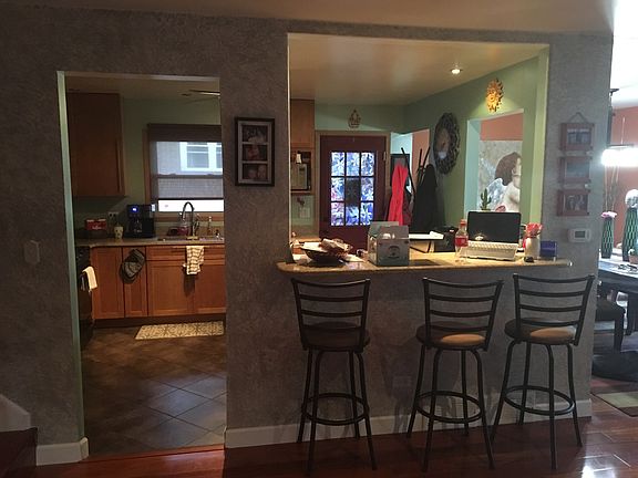 3rd image of 1028 Hollywood Ave