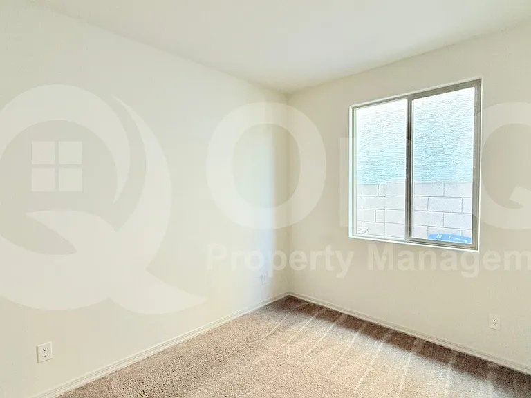 9034 W Luke Ave — Photo 14
