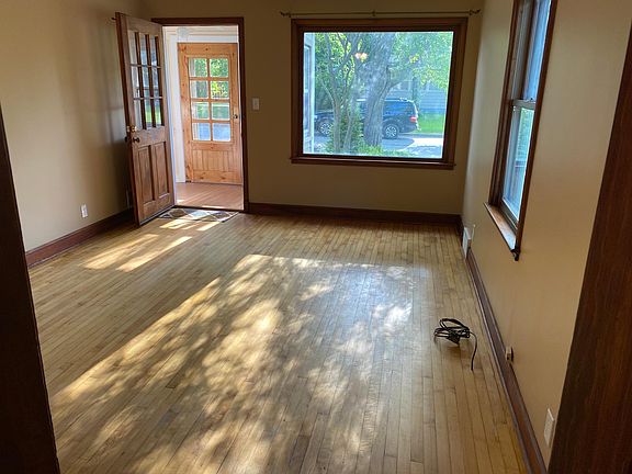 3rd image of 903 Kimball St