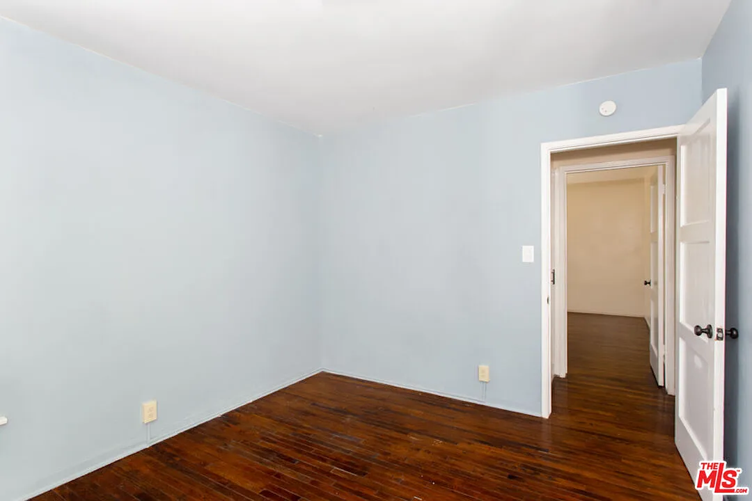 3 bed, 1.0 bath, 1226 sqft, $3,995 — Photo 4
