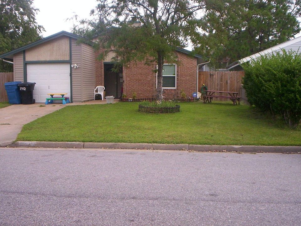 1st image of 3412 Daisy Cres