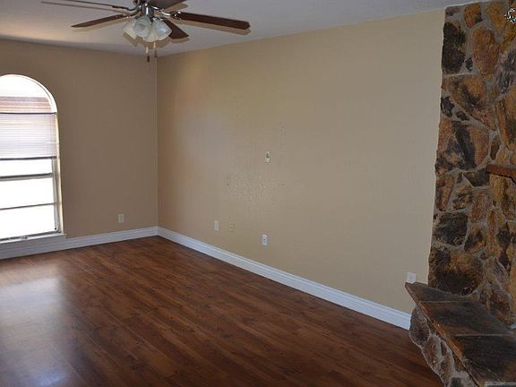 5th image of 1400 Larchmont Pl