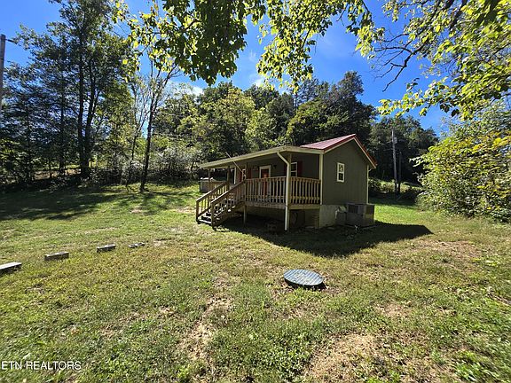 2nd image of 131 Ely Hollow Rd