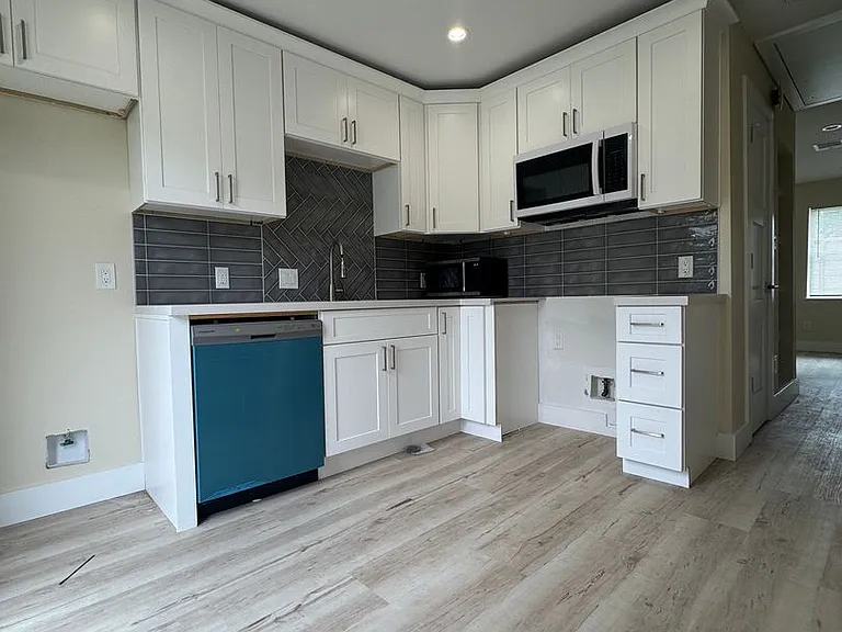 7316 Lasalette St — Photo 10