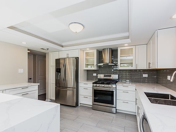 5th image of 9086 Del Prado Dr APT 2E