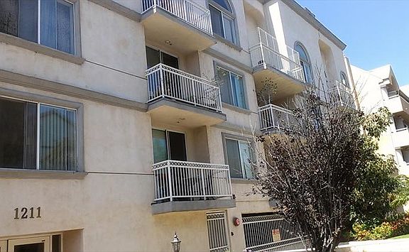 2nd image of 1211 S Shenandoah St APT 103
