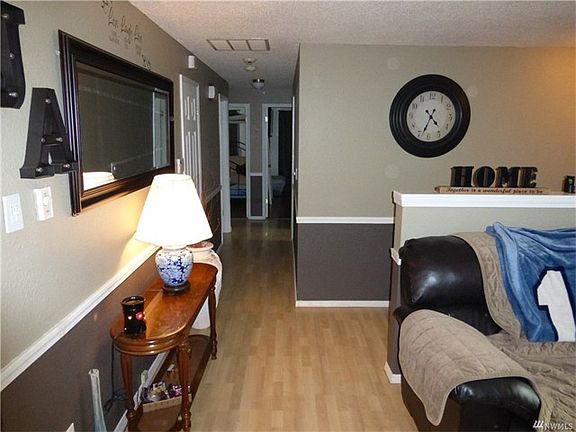 4th image of 14201 Bingham Ave E